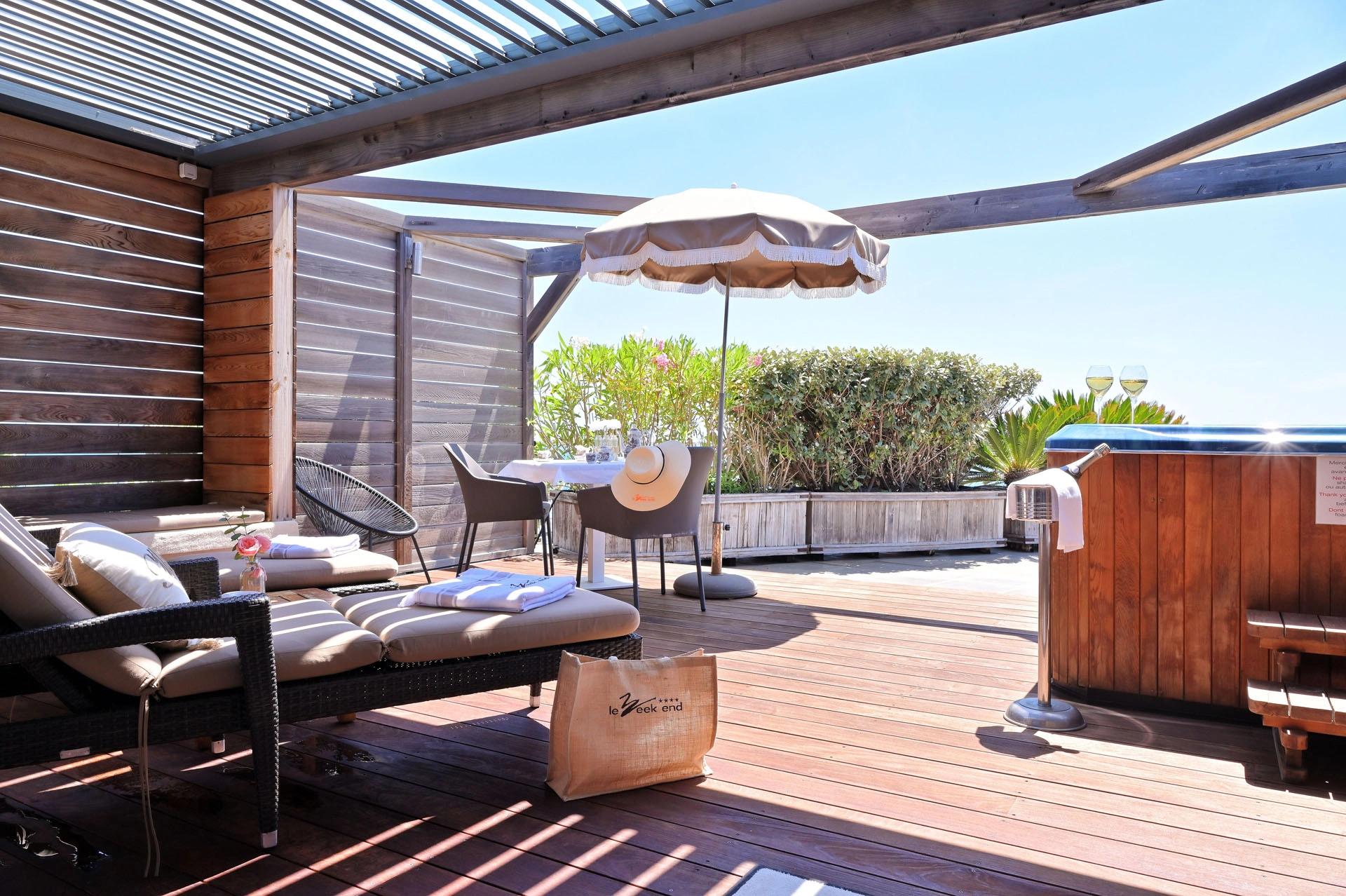 Chambre avec vue mer dans l'hôtel 4 étoiles Le Week end